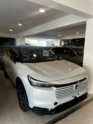 Honda Vezel Z PLAY MOONROOF 2026