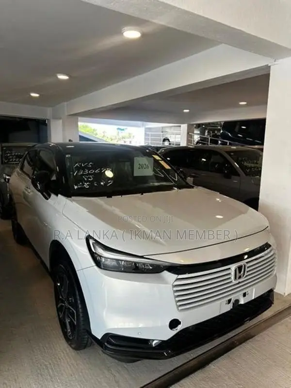Honda Vezel Z PLAY MOONROOF 2026