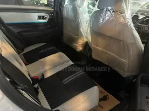 Honda Vezel Z PLAY MOONROOF 2026