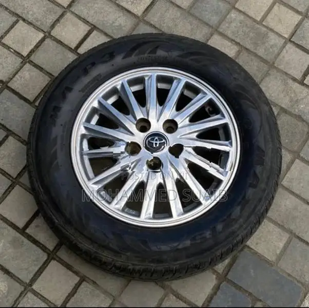 Toyota Voxy 15’ Alloy Wheels With 205/65R 15 Maxxis Tires