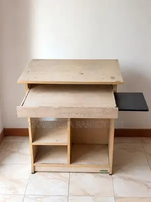 Damro පරිගණක මේසයක්