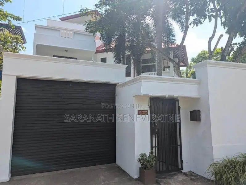 Luxury House - GOOD DEAL Gampaha City