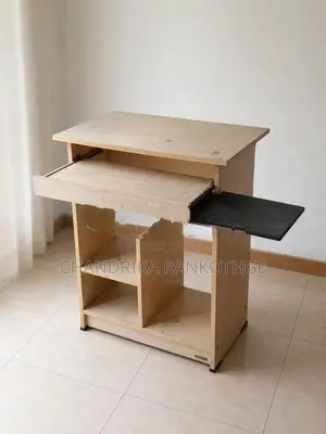 Damro පරිගණක මේසයක්