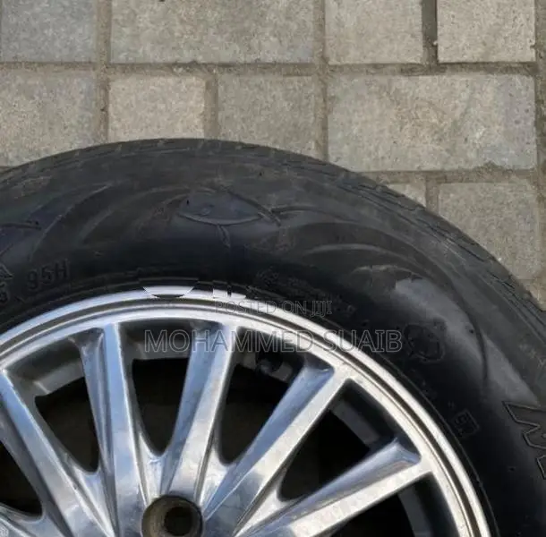 Toyota Voxy 15’ Alloy Wheels With 205/65R 15 Maxxis Tires