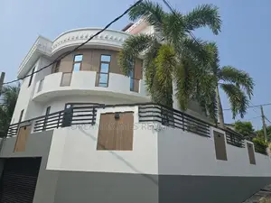 4 Bedroom Luxury Residence in Highly Residential Nedimala
