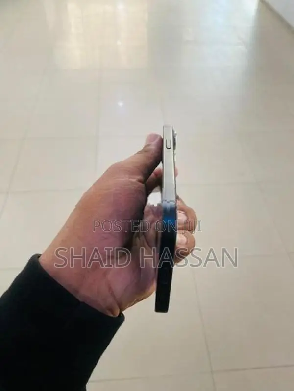 Apple iPhone 15 (Used)