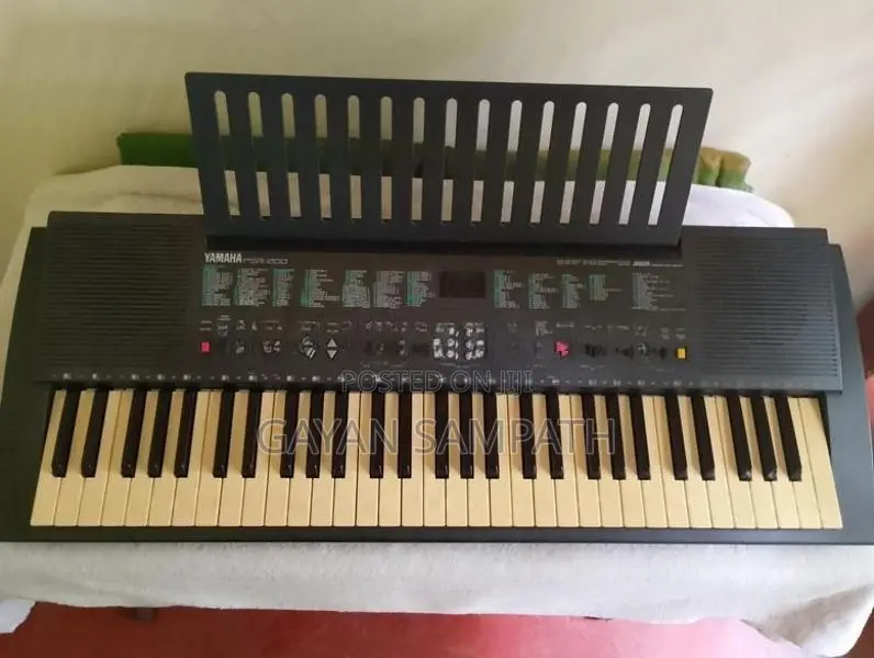 Yamaha PSR 200