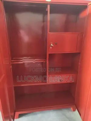 New 6x4 Steel Cupboard With Mirror (Mmm6)