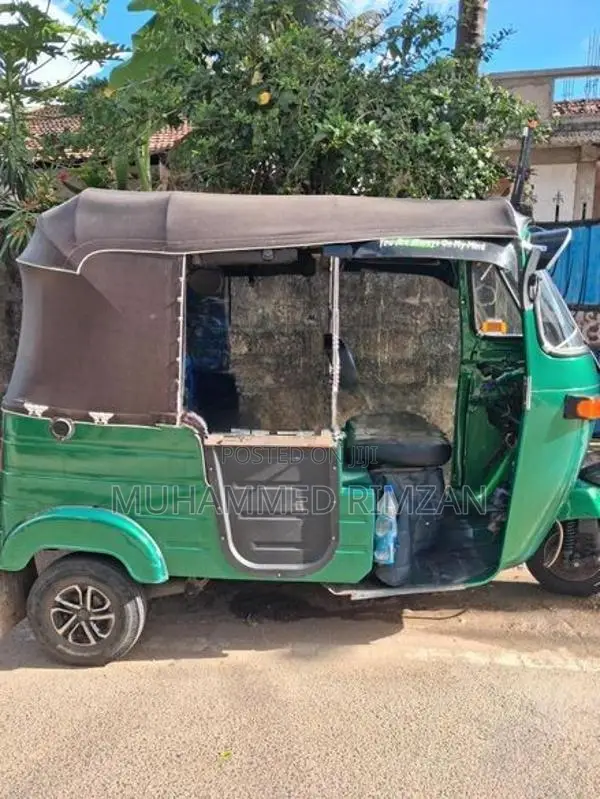 Bajaj RE 2005