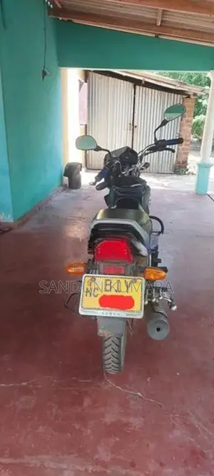 Bajaj CT100 ES 2020