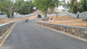 ගාල්ල කරාපිටියෙන් බිම් කොටස්
