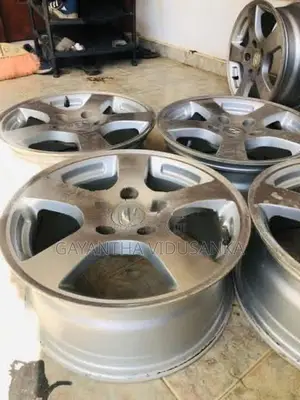 Hyundai 15 Inches Alloy Wheel