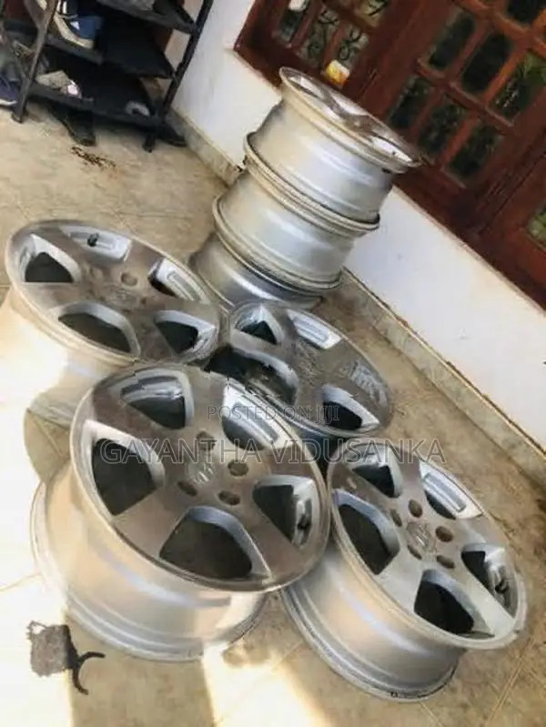 Hyundai 15 Inches Alloy Wheel