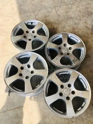 Hyundai 15 Inches Alloy Wheel