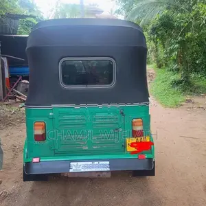 Bajaj RE 2012