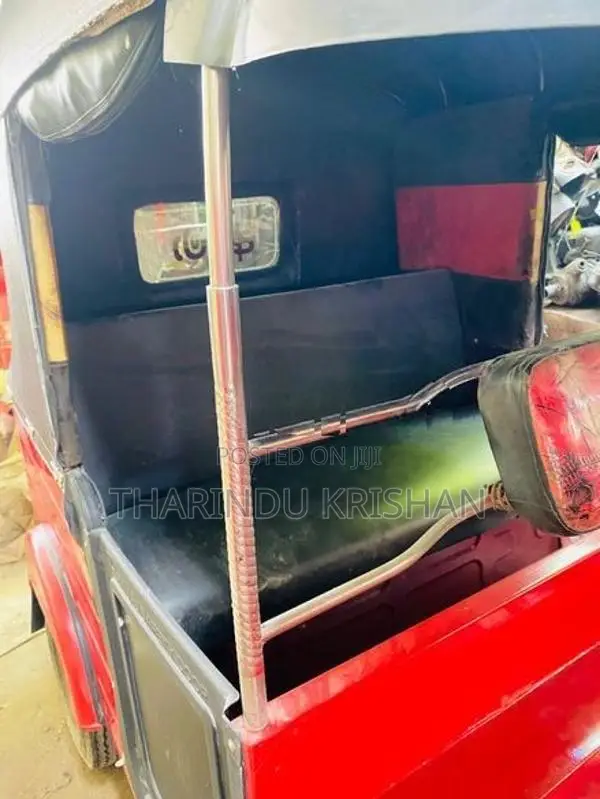 Bajaj RE 2000
