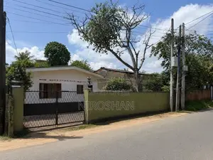 10.98 Perch Land with House for Sale Hendala