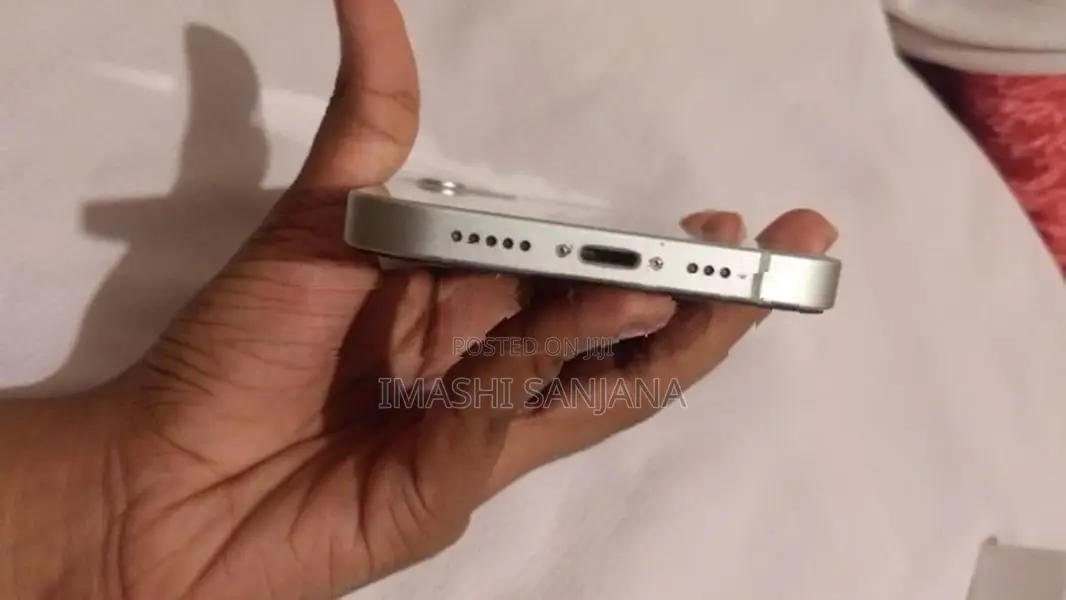 Apple iPhone 12 (Used)