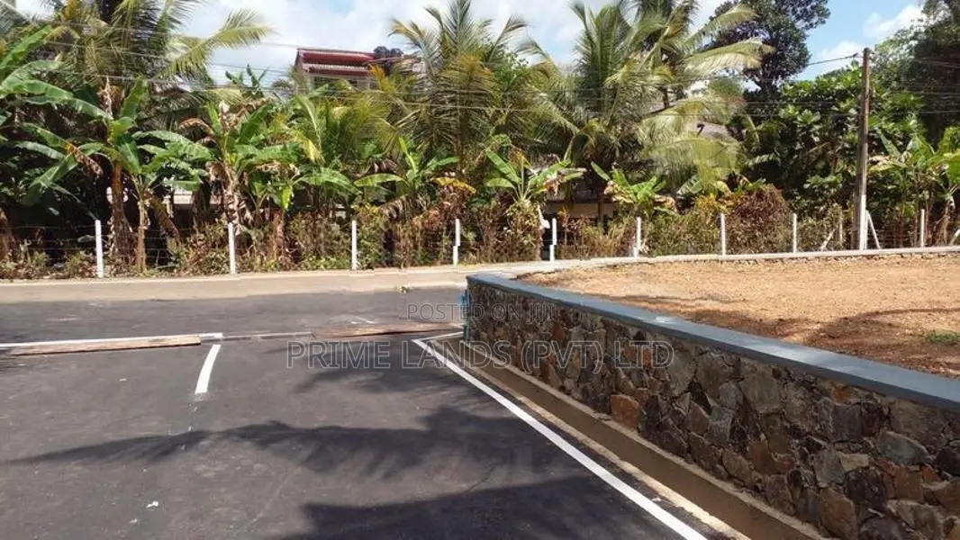 ගාල්ල කරාපිටිය රෝහලට ඇවිදින දුරින් ඉඩමක්