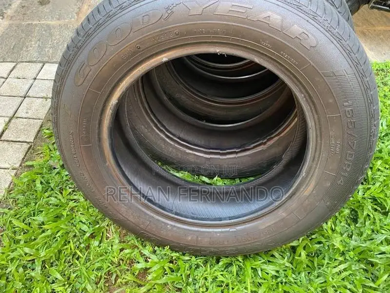 R14/165/70 Dura Grip Tire