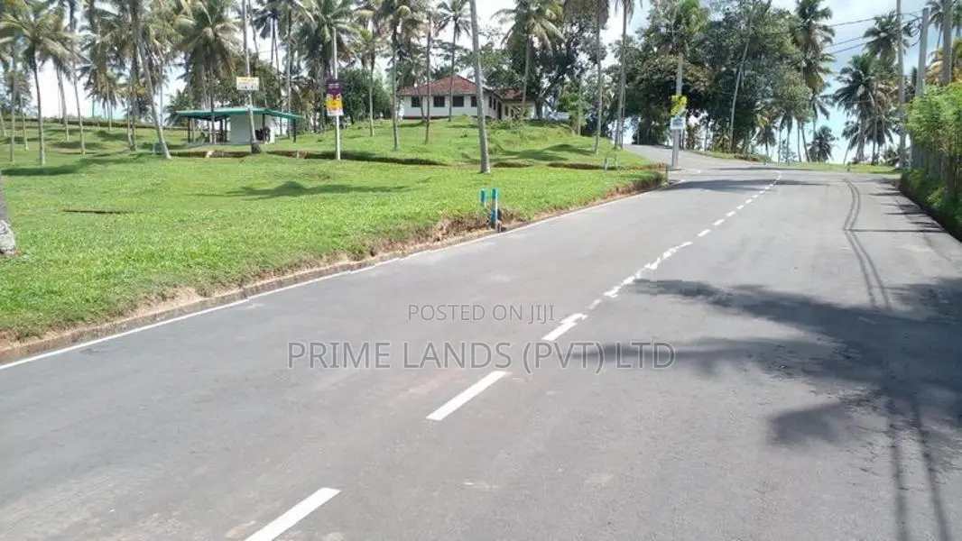 මාතර බිම් කොටස්