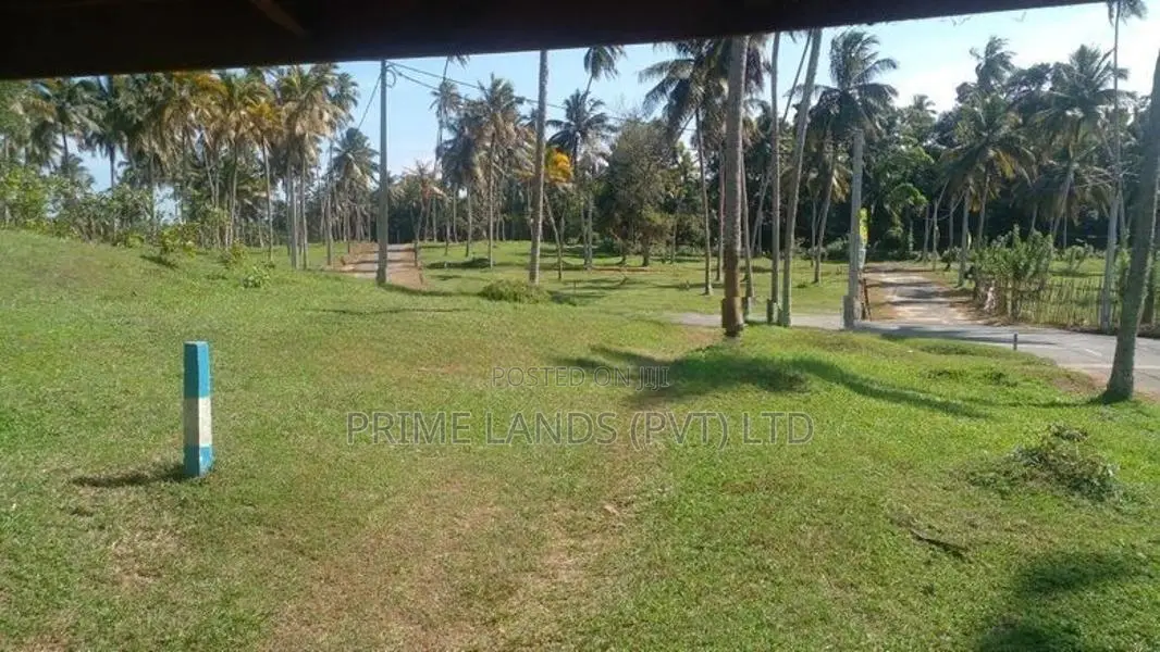 මාතර ලැබීමෙන් බිම් කොටස්