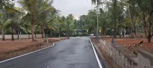 කඩවත නගරයෙන් අගනා බිම් කොටස්