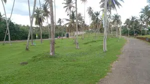 මාතර ලැබීම නව රෝහල පාරෙන් ඉඩමක්