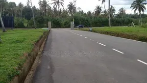 මාතර ලැබීම නව රෝහල පාරෙන් ඉඩමක්