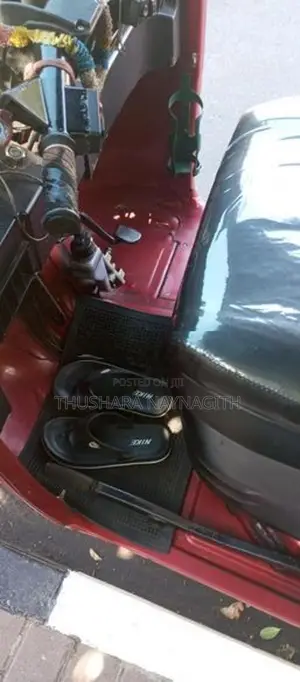 Bajaj RE 2016