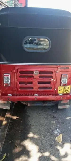Bajaj RE 2016