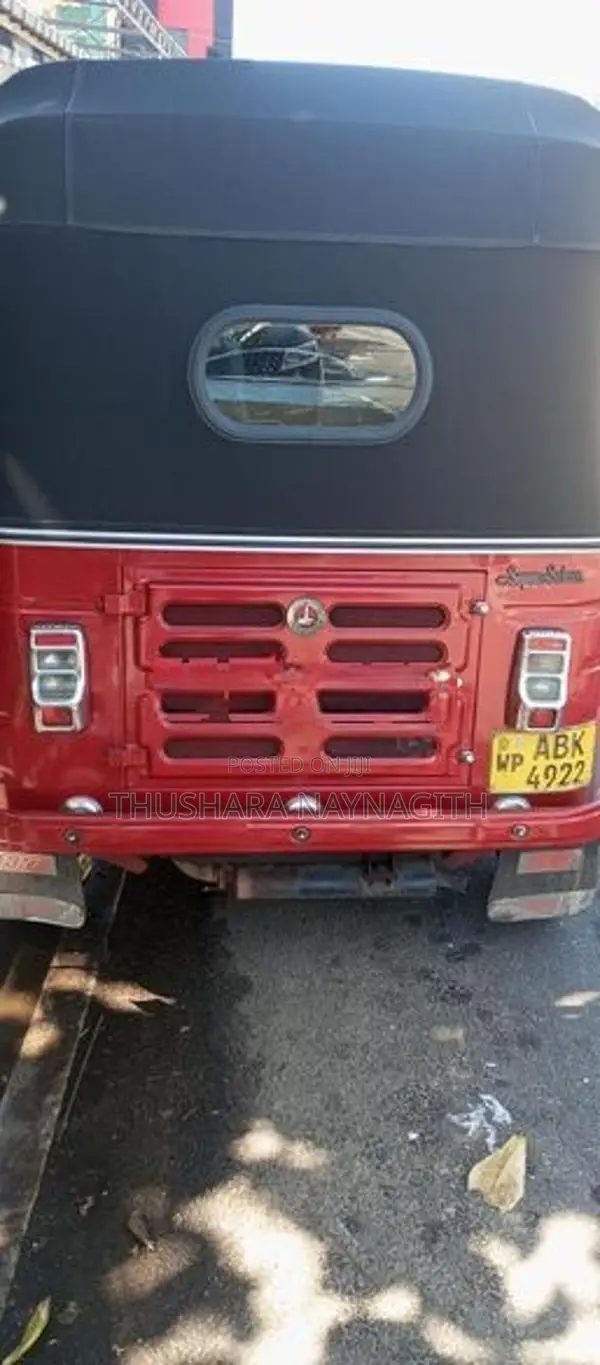 Bajaj RE 2016