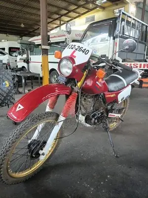 Honda XLR 1990