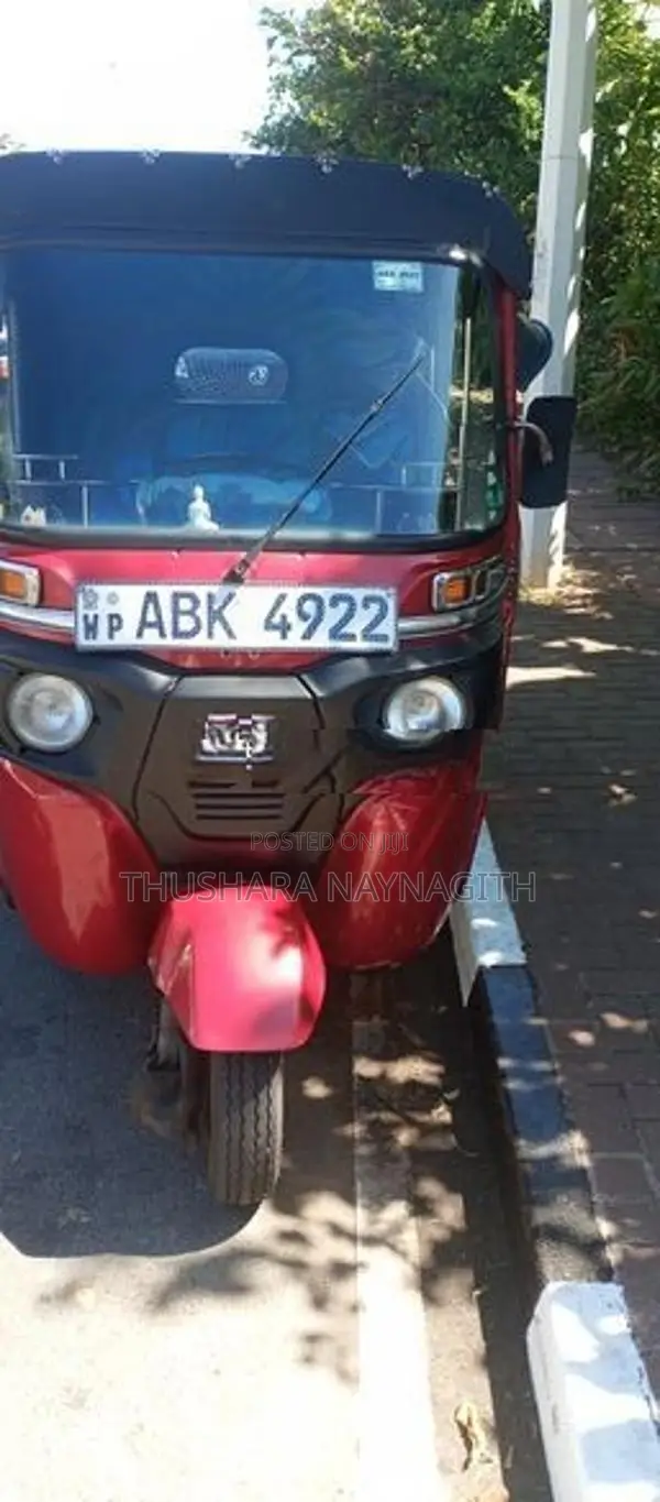 Bajaj RE 2016