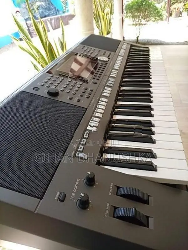 Yamaha PSR-S970 Digital Keyboard