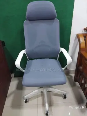 Brand new Head rest office chair