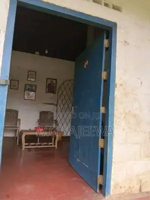 Land for Sale with Annex in Negombo, Kochchikade