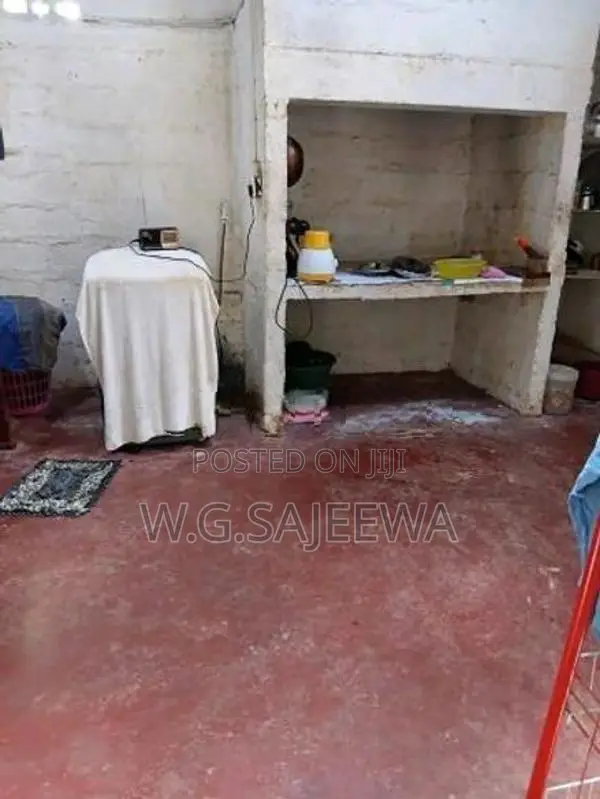 Land for Sale with Annex in Negombo, Kochchikade