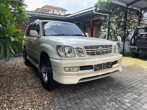 Toyota Land Cruiser Cygnus 2000