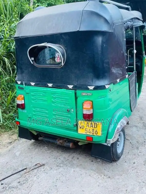 Bajaj RE 2013
