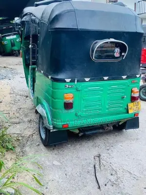 Bajaj RE 2013