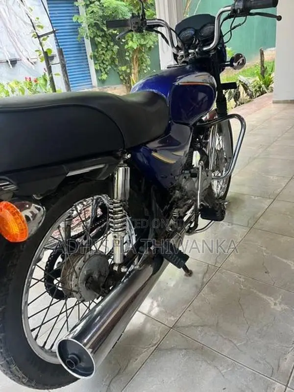 Bajaj Boxer 2005