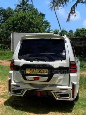 Mitsubishi Montero 2013