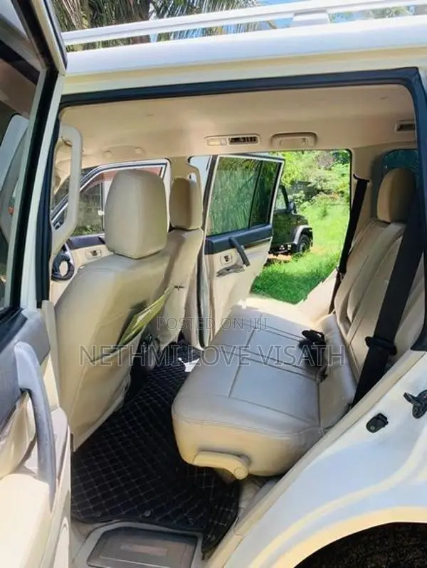 Mitsubishi Montero 2013