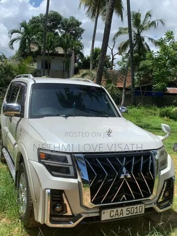 Mitsubishi Montero 2013