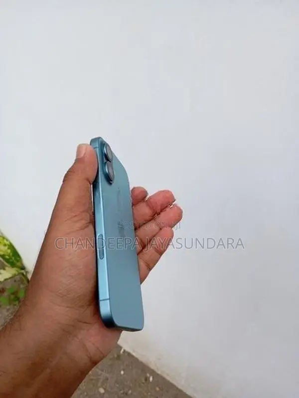 Apple iPhone 16 (Used)