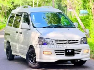 Toyota Noah CR 42 1999