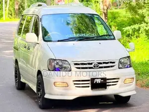 Toyota Noah CR 42 1999