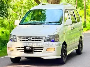 Toyota Noah CR 42 1999