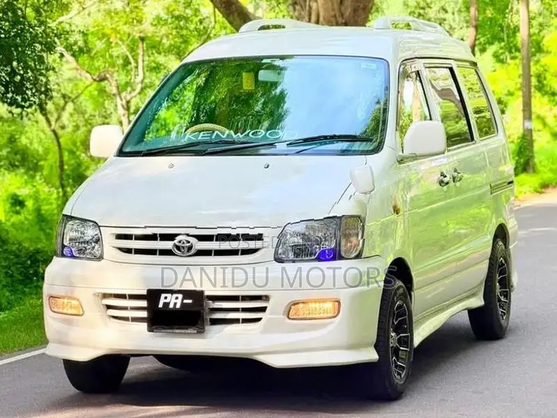 Toyota Noah CR 42 1999